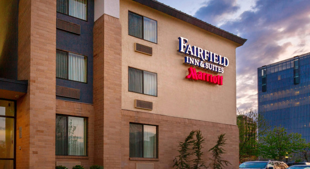 Fairfield Inn & Suites by Marriott Salt Lake City Downtown, Забронировать Отель Отели Солт-Лейк-Сити с парковкой, рядом с Global Indoor Golf, Парковка