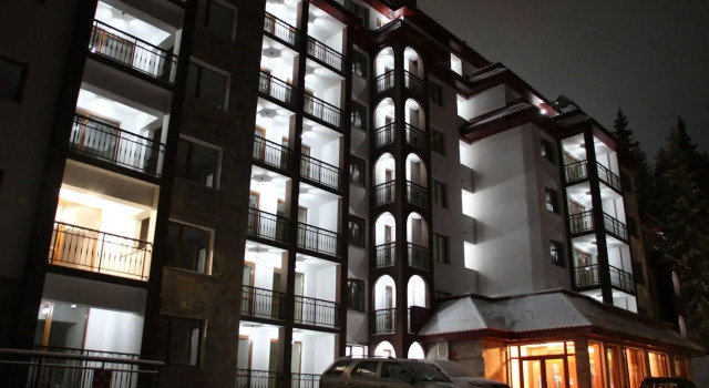 Complex Kamelia, Buchen Sie Aparthotel 4-Sterne-Hotels in Smoljan, 4*