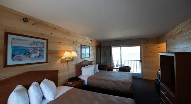 Blue Water Beachfront Hotel & Waterpark, Buchen Sie Hotel Mackinaw City Michigan