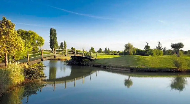 Двухместный номер Privilege с видом на поле для гольфа Mercure Toulouse Aéroport Golf de Seilh