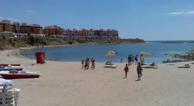 Quiet, relax and sand beach place with 4star service, Забронировать Апартаменты/квартира Отели области Бургас с бассейном, Бассейн