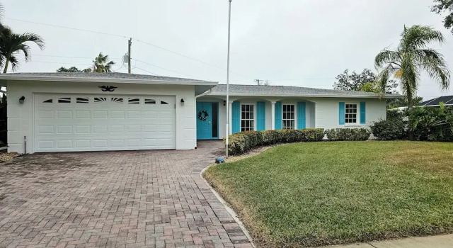 Коттедж Walk to Beach: Home w/ BBQ & Fire Pit in Bradenton