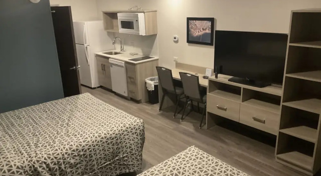 Четырёхместный люкс WoodSpring Suites Knoxville West