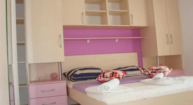 Apartments Kiro, Prenota Appartamento Città di Lesina 