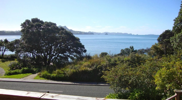 The Retreat - Front Beach Bach, Rezerwuj Hotel Whitianga 