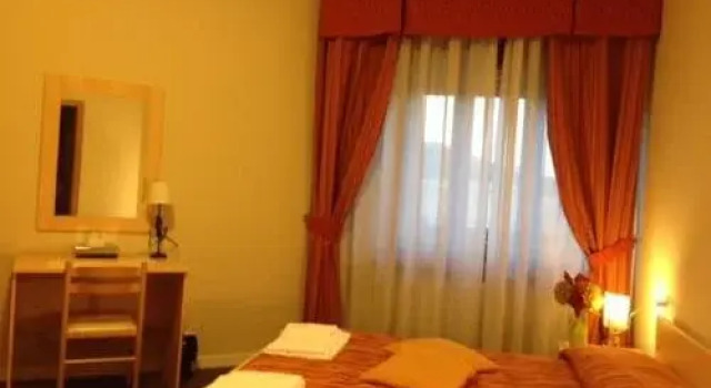 Hotel Ristorante Turismo, Prenota Hotel Isola della Scala 