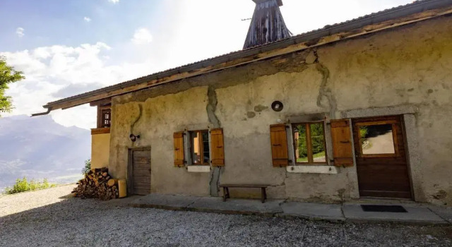 Ferme de Faustine 2 - piscine, Prenota Appartamento Hotel a Alvernia con parcheggio, Parcheggio