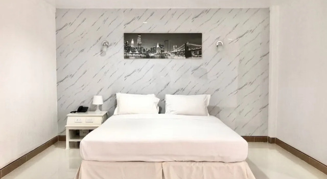 Lopburi Inn