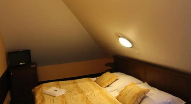 Апартаменты Zámecký Hotel Zlatý Orel
