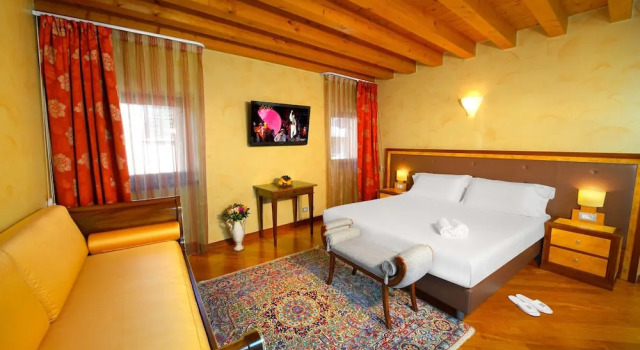 Номер Standard City Centre Rooms and Apartments