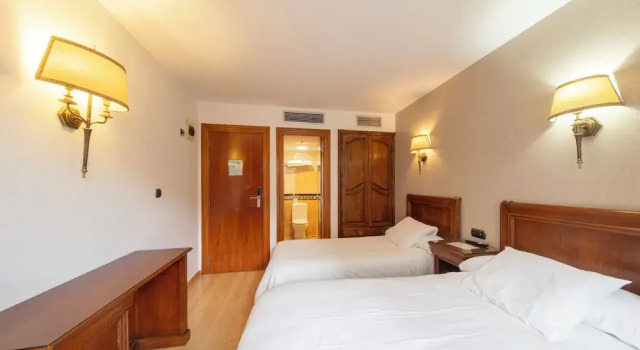 Трёхместный номер Standard H-A Puerta de la Villa