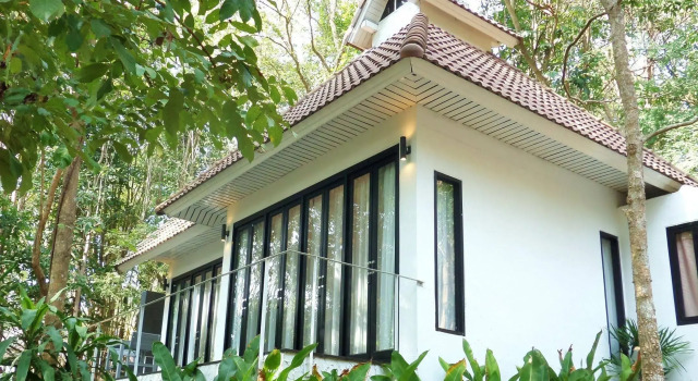 Sappraiwan Elephant Resort & Sanctuary, Boek Resort Hotels in Wang Thong met zwembad, Zwembad