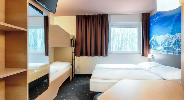 Четырёхместный номер Standard B&B HOTEL München-Airport