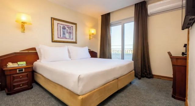 Двухместный номер Superior с балконом SANA Rex Hotel