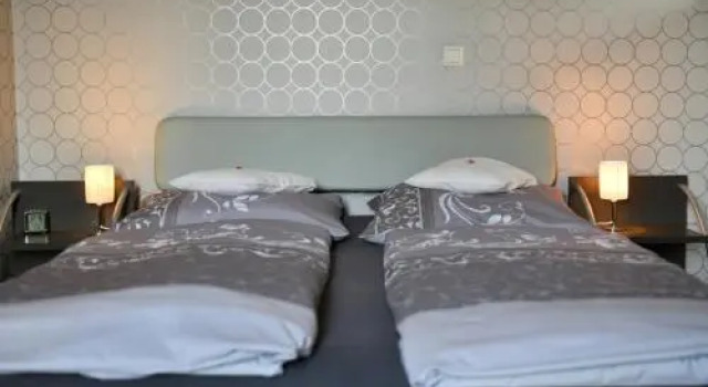 Schroders Guesthouse, Забронировать Отель Браунфельс 