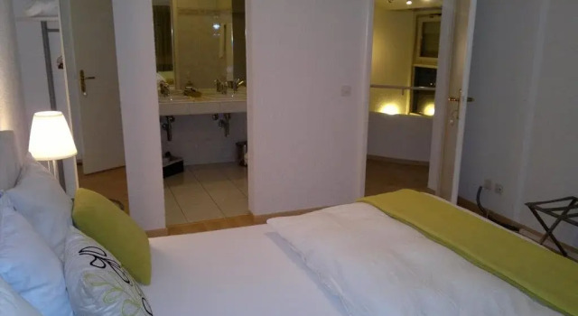 Guesthouse Ruetihalden, Забронировать Отель Хам Цуг