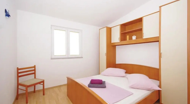 Amazing Home in Makarska With Wifi and 3 Bedrooms, Забронировать Отель Отели Макарска 3 звезды, рядом с Маяк Св. Петра, 3*