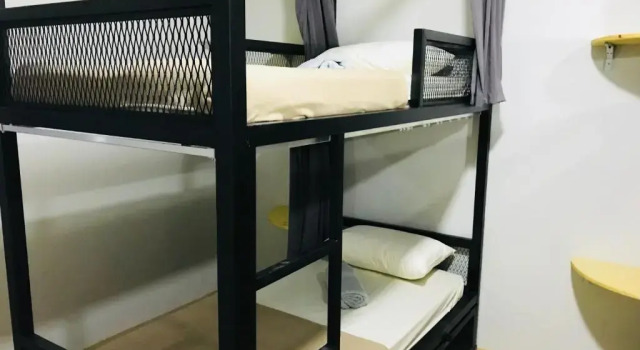 Кровать в общем номере (женский номер) The Good Travelers Hostel - KL Airport