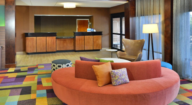 Fairfield Inn and Suites by Marriott Winston Salem/Hanes, Забронировать Отель Отели Уинстон-Сейлем 3 звезды, 3*