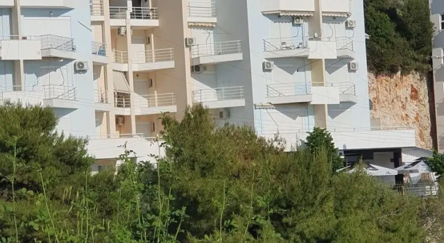 Ertis Apartments