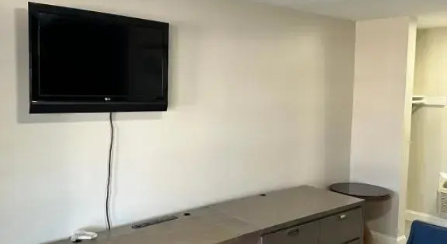 Economy 7 Inn Near Hampton University VA, Забронировать Отель Хамптон Виргиния