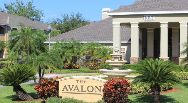 Exquisite Avalon Clearwater Condo,Minutes To Beach