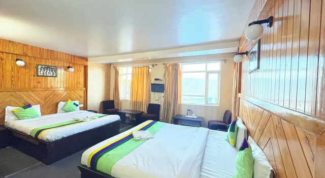 Четырёхместный номер Deluxe с видом на горы Hotel Valentino Darjeeling