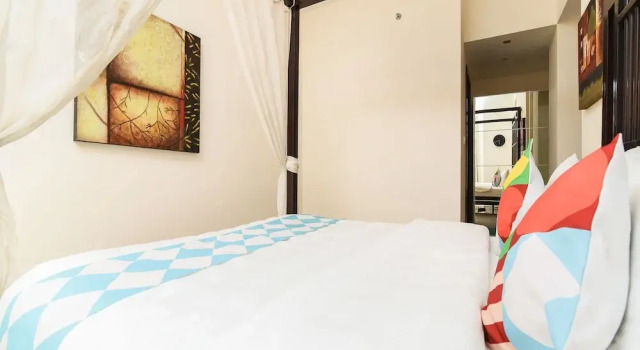 OYO 243 Home Marina Suites 1BR, Забронировать Отель Отели Эмирата Дубая с завтраком, рядом с Станция метро Jumeirah Lake Towers, Завтраки