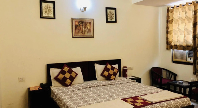 Tuk Tuk Backpackers- Near Jaipur Train Station, Забронировать Отель Отели штата Раджастхана 3 звезды, 3*