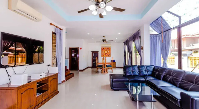 3 Bedrooms Pool Villa Walk to Patong