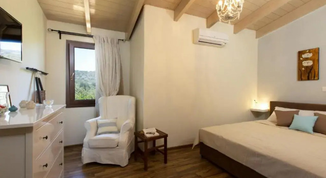 Вилла Beautiful & spacious villa with 38sqm pool & BBQ!