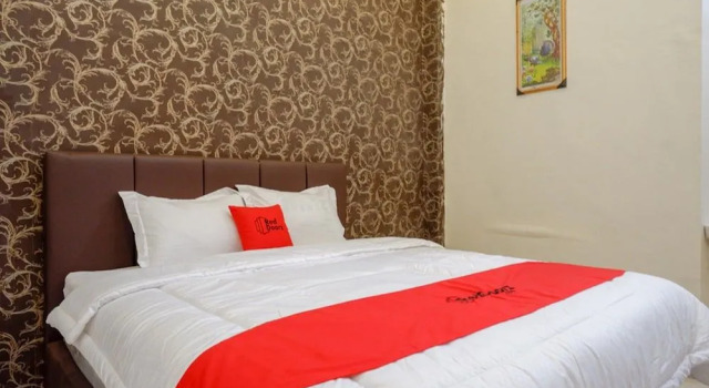 RedDoorz @ Jalan Pattimura Palu, Prenota Affittacamere Palu 