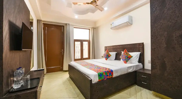 Номер Luxury Fabhotel Rudraksh Residency