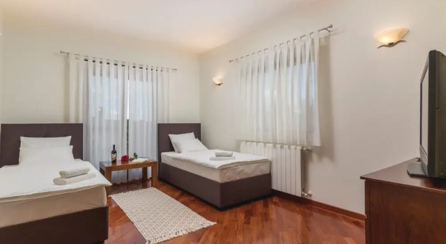 Luxurious Home In Buje, Book Hotel Monte Kruj Istria