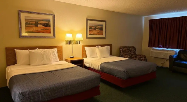 Cassville Four seasons inn & suits, Boek Mini-hotel Hotels in Missouri met zwembad, Zwembad