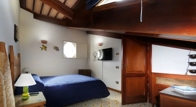 AMORE RENTALS - Villa Angelo, Забронировать Вилла Коттеджи Сант-Аньелло, рядом с Железнодорожный вокзал Сант-Аньелло линии Circumvesuviana, Коттедж