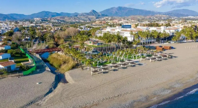 Коттедж 11226 - Modern beach side duplex penthouse.