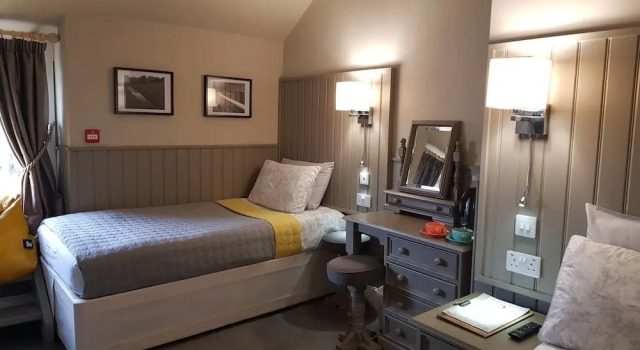 Bull Hotel, Забронировать Отель Абергейл Клоид, рядом с Гольф-клуб Abergele