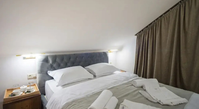 Hotel 9 rooms, Забронировать Отель Отели Тбилиси с парковкой, рядом с Музей советской оккупации, Парковка