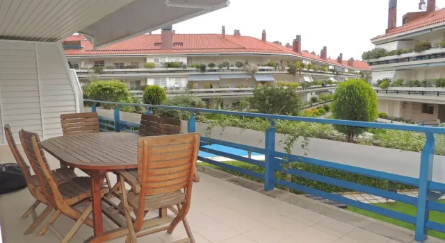 Deluxe Apartment by the Beach