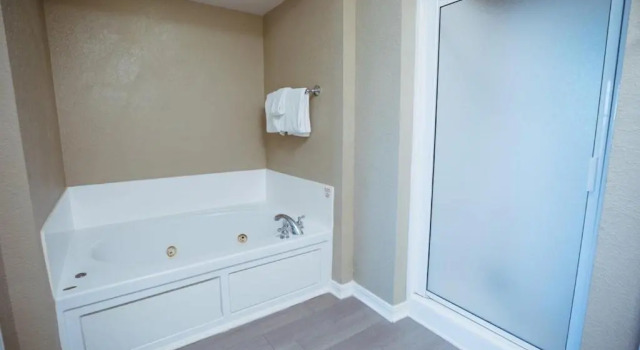Run of House Holiday Inn Club Vacations Galveston Seaside Resort