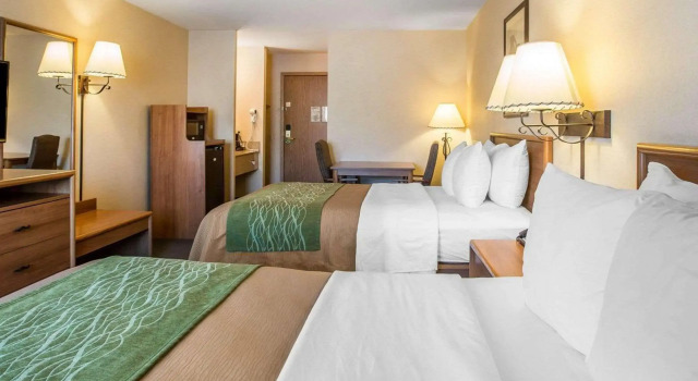 Comfort Inn Lone Pine, Rezerwuj Hotel Hotele w Eastern Sierra z basenem, Basen