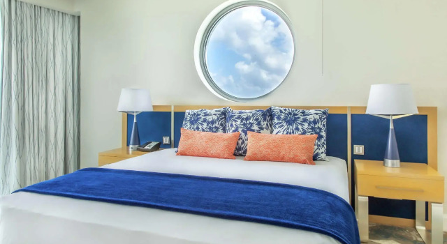 Номер Standard с видом на гавань Harbor Club St Lucia, Curio Collection by Hilton