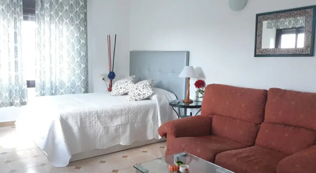 Bonito Apartamento en Triana 638