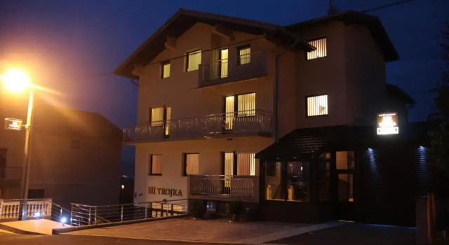Apartments Trojka