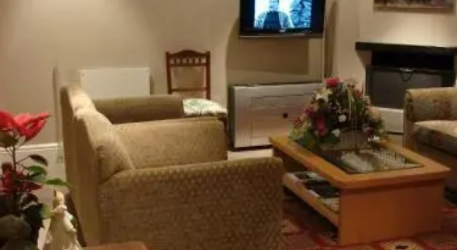 Aan Dorpstraat Guest House, Забронировать Гостевой дом Отели Стелленбос с парковкой, рядом с African Art Boutique Stellenbosch, Парковка