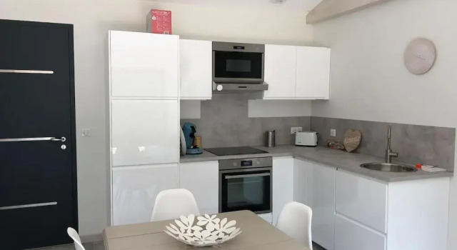 Апартаменты t2 indépendant dans maison avec piscine proche bordeaux