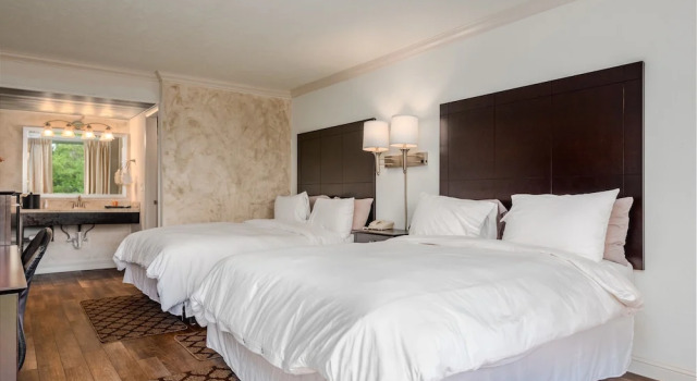 Четырёхместный номер Standard Fairway Inn