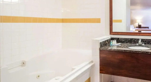 Люкс Superior Quality Inn Keystone near Mount Rushmore