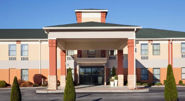 Holiday Inn Express North Attleboro, Varaa Hotelli Hotellit New England uima-altaalla, Uima-allas